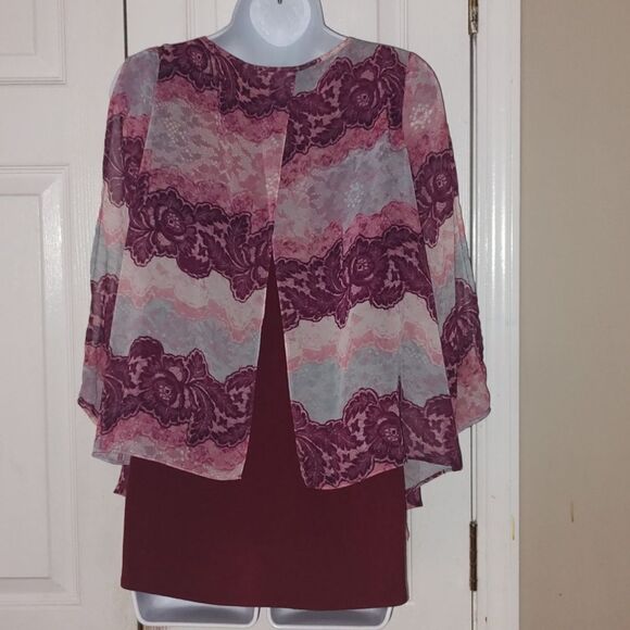 By and By layered maroon top with removeable necklace  Sz L - Picture 6 of 7